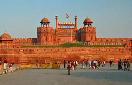 10 Most Famous Tourist Places To Visit During Your Delhi Trip