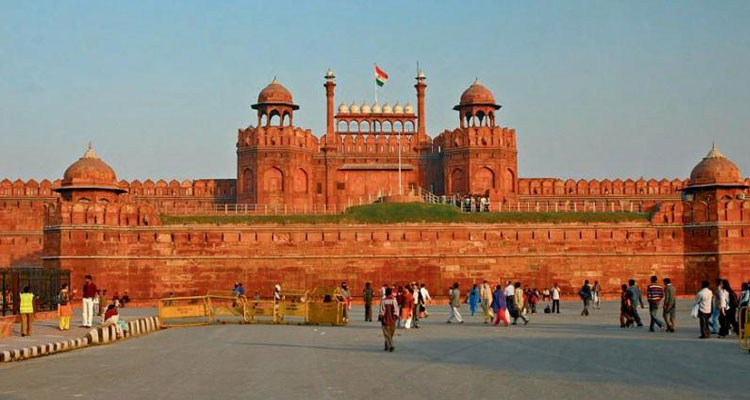 10 Most Famous Tourist Places To Visit During Your Delhi Trip