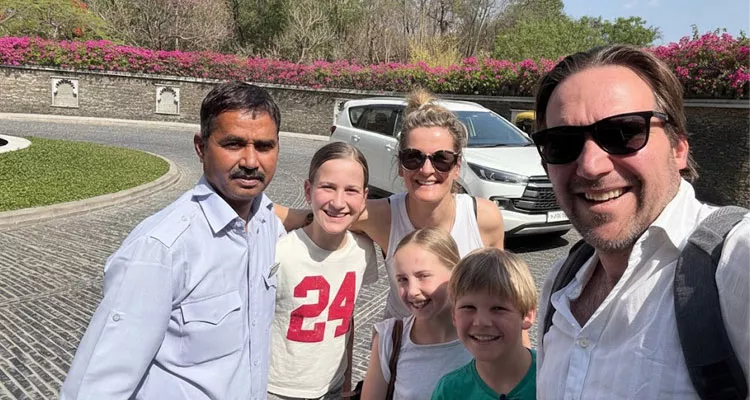 Private Car and Driver Hire in Delhi: Your Easy Guide to Safe and Fun Travel